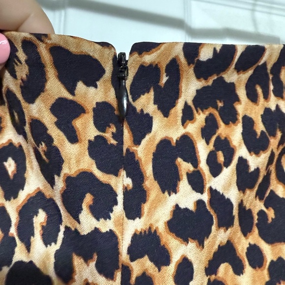 LIKELY Emile Leopard Print Strapless Tie Waist Wide Leg Jumpsuit 14 - Picture 3 of 9